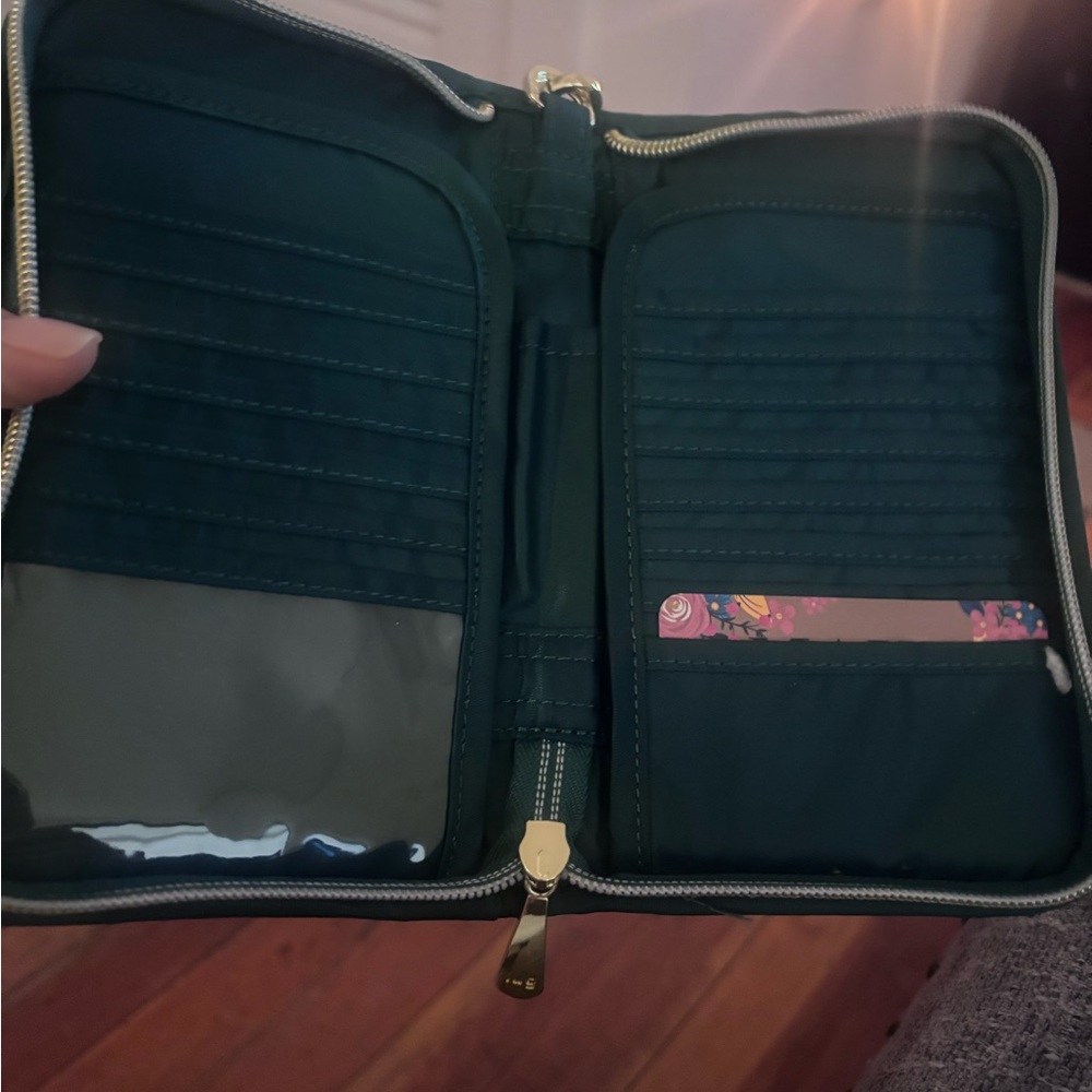 Green Phone Wallet Case - Picture 3 of 3